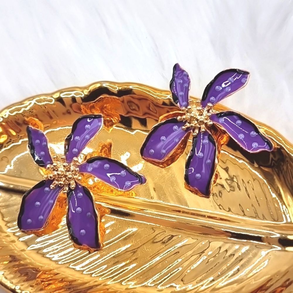 New! ZARA tropical flower stud earrings • NWOT